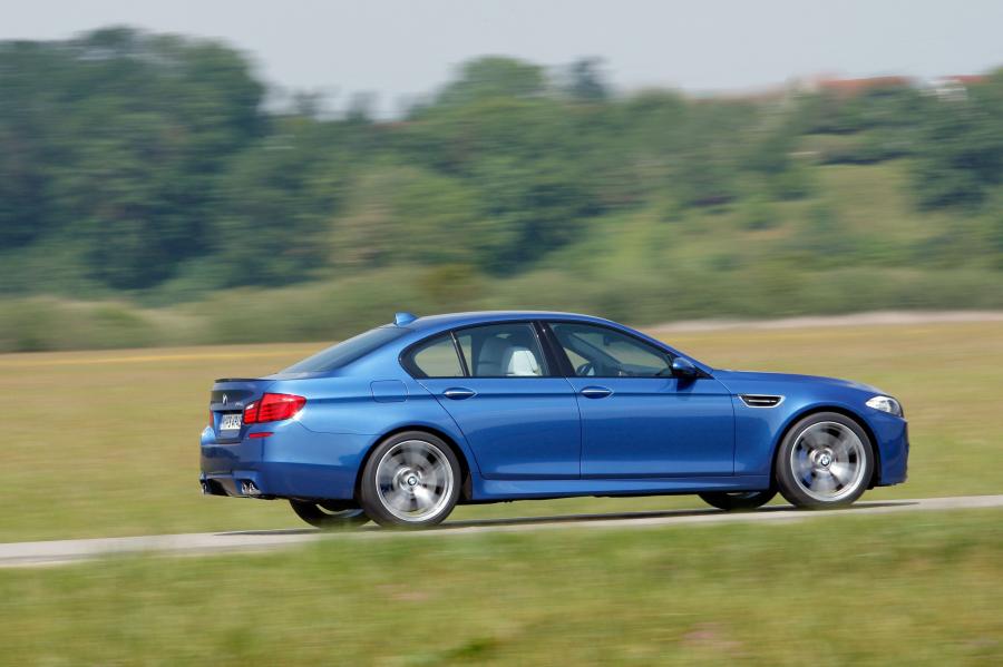  BMW M5 2012 года  (фото 37 из 319)